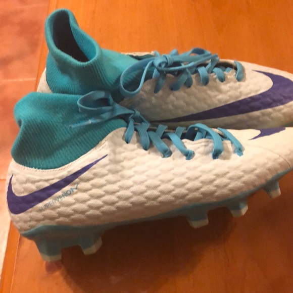 nike girls soccer cleats